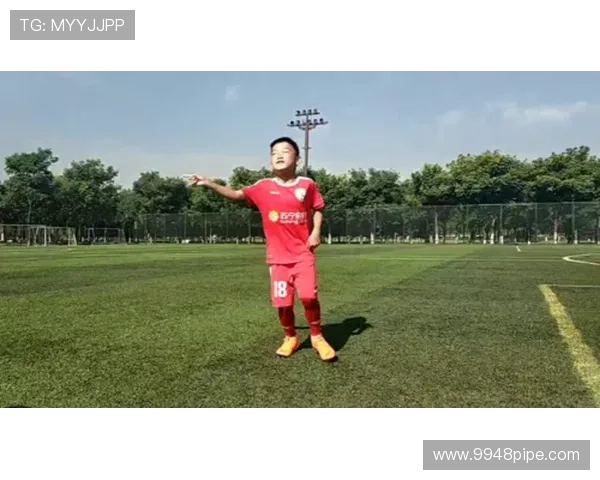 足球明星化妆师的秘密：如何为球场巨星打造完美形象与风格