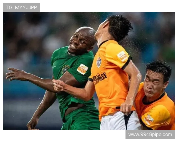 鹿晗挑战足球明星展开激烈对决展现运动魅力与竞技精神的精彩瞬间 鹿晗挑战足球明星展开激烈对决展现运动魅力与竞技精神的精彩瞬间